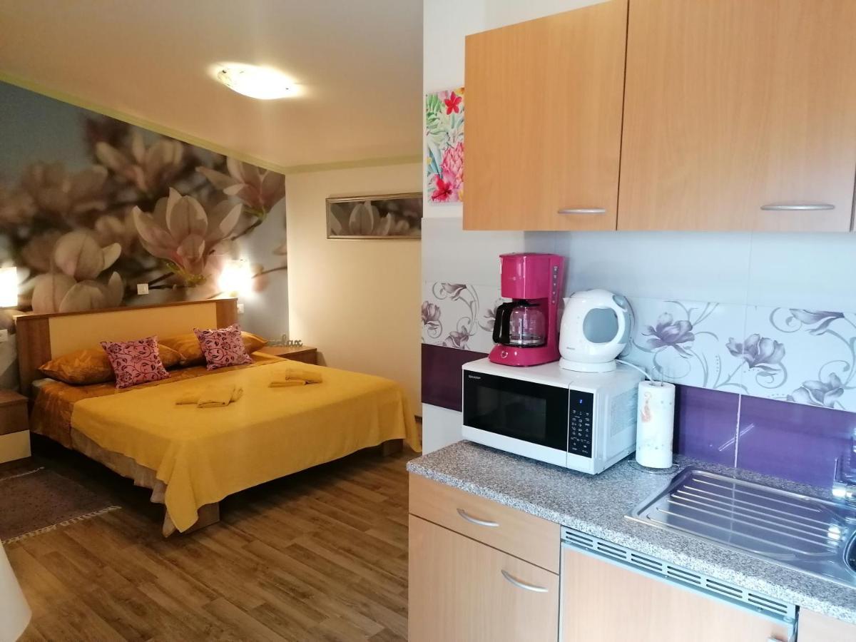 Rooms Katarina Kadumi Exterior photo