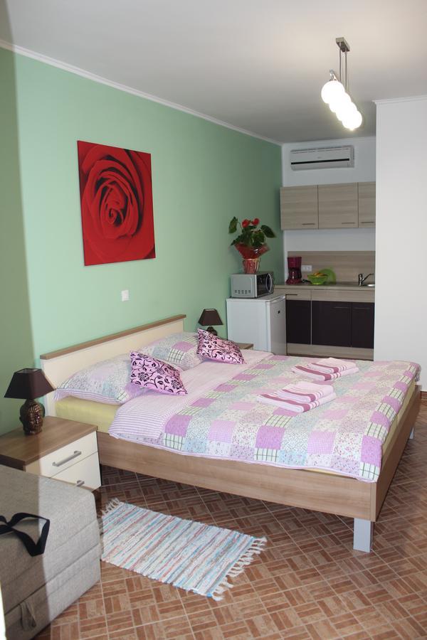 Rooms Katarina Kadumi Exterior photo