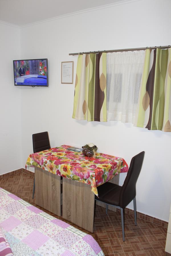 Rooms Katarina Kadumi Exterior photo
