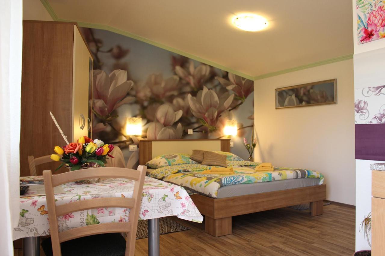 Rooms Katarina Kadumi Exterior photo